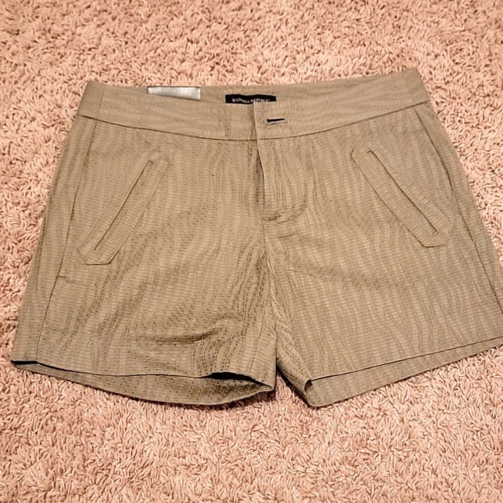 Banana Republic Size 2 Tan Dress Shorts